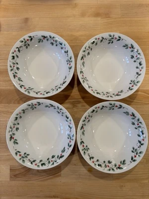 Juego de 4 cuencos de cereal para sopa de acebo tradicional de cocina Oneida vacaciones de Navidad Foto 1 de 4