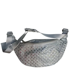 D’Margeaux Bauchtasche Silber Schwarz Nieten Glitzer Sling Crossbody Bag Neu mit Etikett - Bild 1 von 6