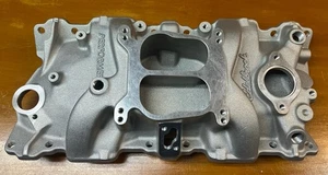 Colector de admisión Edelbrock 2101 SBC Performer - De colección EE. UU., Nuevo en caja - Imagen 1 de 17