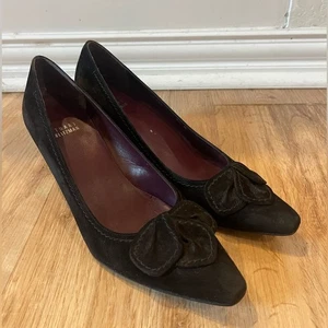Stuart Weitzman Black Suede Classic Pump Pointed Toe Pumps Petal Flower Size 8.5 - Picture 1 of 8