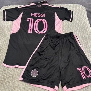 Camiseta y pantalones cortos Lionel Messi Miami XBTO talla 28 negro rosa - Imagen 1 de 10