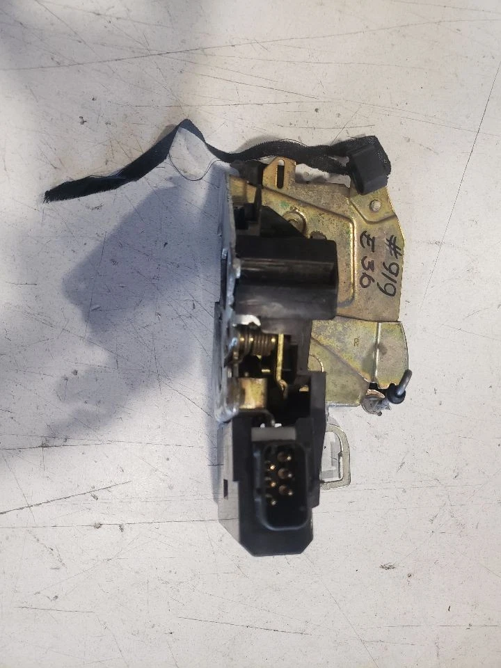 Actuador puerta delantera derecha - BMW 328I E36 1998 convertible - OEM 40620821 Foto 1 de 4