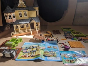 Lotto PLAYMOBIL Spirit LUCKY’S HAPPY HOME + stalla cavalli - Foto 1 di 6