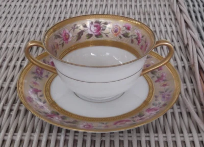 Hutschenreuther Hohenberg 1814-1914 pequeña taza de sopa de crema y platillo - floral y dorado Foto 1 de 4