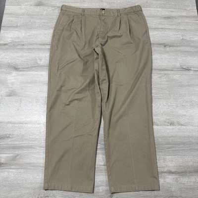 Pantalones para hombre Basic Editions plisados caqui tostado 40x32 Foto 1 de 4