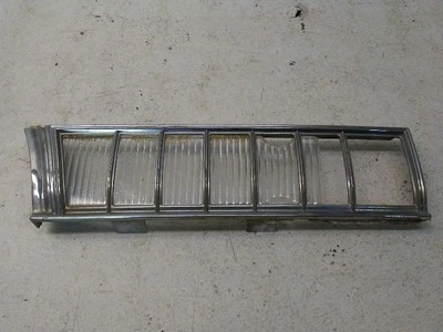 Passenger Signal Trim and Lense Only for 1973 Cadillac Calais Foto 1 de 4