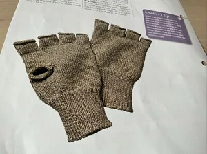 Women’s Classic Fingerless Mitts Mittens Knitting Pattern - Picture 1 of 2