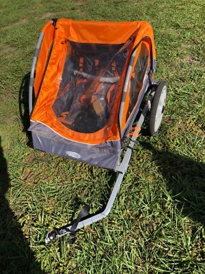 InSTEP Single Seat Bike Trailer for Kids - Green/Gray - Image 1 of 3