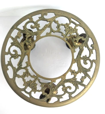 Soporte para plantas de latón filigrana ornamentado de colección 3 ruedas giratorias pátina de 11 pulgadas Taiwán Foto 1 de 4