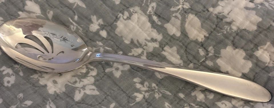 Cuchara para servir vintage Holmes & Edwards con incrustaciones IS de plata profunda de 9" Foto 1 de 3
