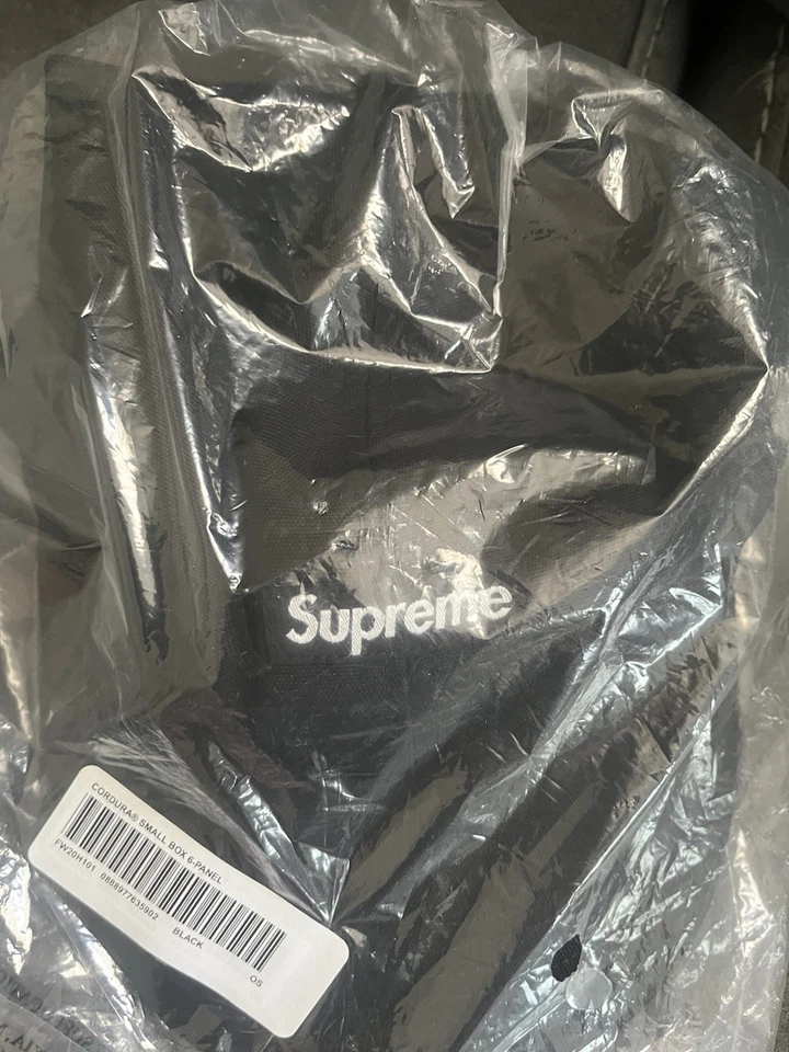 Logotipo Supreme Cordura caixa pequena preto. Chapéu 6 painéis - Imagem 1 de 1