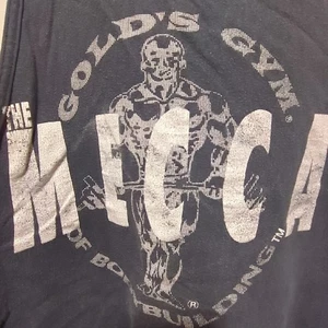 Vintage '80s Gold's Gym The Mecca Of Bodybuilding Tank Top Weight Room Workout - Picture 1 of 14