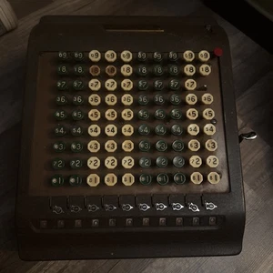 Antigua máquina de agregar comptómetro de fieltro y tarrant SIN PROBAR SIN CABLE DE ALIMENTACIÓN - Imagen 1 de 6