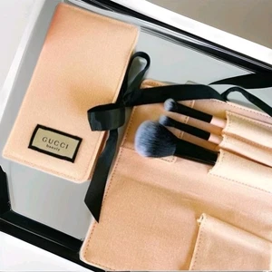 Gucci Beauty Brush Travel Set GWP NEW - Picture 1 of 2