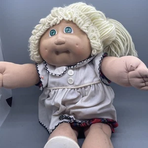 Vintage 1980s Cabbage Patch Doll - Picture 1 of 11