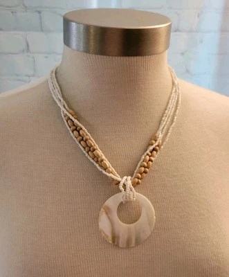 Collar Colgante Madreperla Claires Playa Estilo Boho Madera Blanco Beige Foto 1 de 4