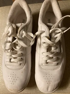 Reebok Classic Sneakers Lace Close Women's Size 10 White Leather Athletic Shoes - Picture 1 of 9