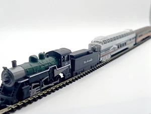 Z Gauge Scale USA Rio Grande Locomotive Engine + Coaches Model Railway Train - Picture 1 of 8