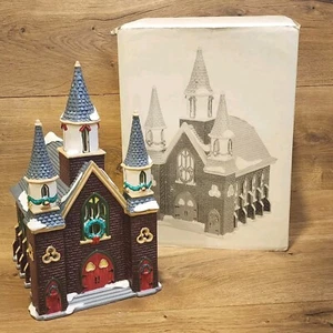 Iglesia de San Lucas Department 56 The Original Snow Village 1992 retirada *sin cable - Imagen 1 de 8