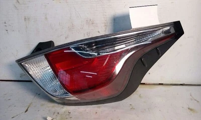 Luz trasera pasajero derecho Toyota Prius 15-17 Prius C VIN B3 7º y 8º dígitos Foto 1 de 4