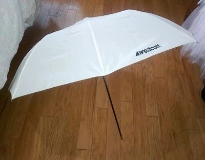Paraguas Plegable Westcott Lighting BLANCO Rebote 35" en estuche Foto 1 de 4