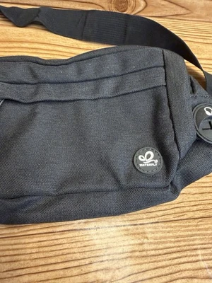 NEW WATERFLY Fanny Pack Unisex Water Resistant Hiking Waist Bag Adjustable Black - Image 1 of 4