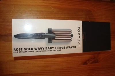 NEW FOXYBAE Rose Gold Wavy Baby Triple Waver Titanium 3 Barrel Beach Waver - Image 1 of 4