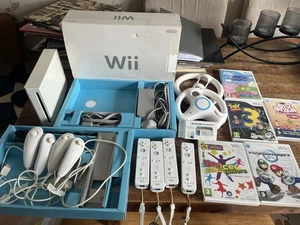 Wii Console 4 Controllers 4 Nunchucks Mario Kart Etc - Picture 1 of 11
