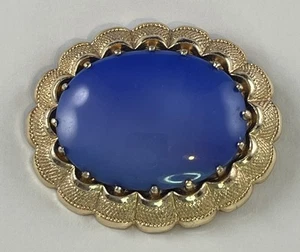 Vintage 1960s Goldtone Cornflower BLUE Glass Cabochon Framed BROOCH - Picture 1 of 3