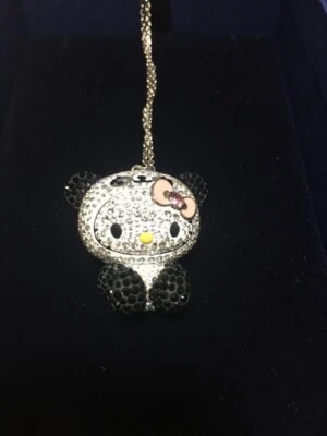 Swarovski Hello Kitty Kawaii Panda Cosplay Halskette Anhänger Original unbenutzt - Bild 1 von 4