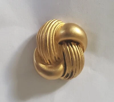 Square Gold Metal Braid Knot Shank Back VINTAGE BUTTONS 36L - 7/8" - 22mm (B123) - Image 1 of 4