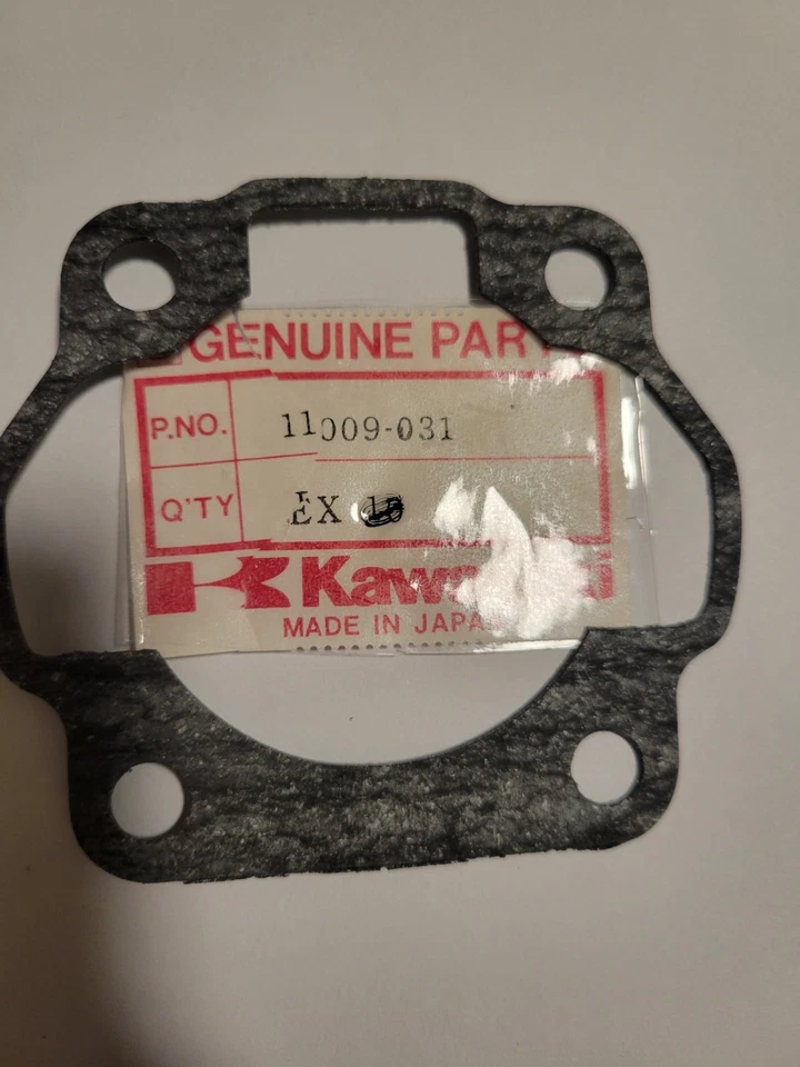 Junta de cilindro Kawasaki KE100 KD100 KD80 KV100 G3 G4 NUEVO OEM 11009-031 CANTIDAD 1 Foto 1 de 1