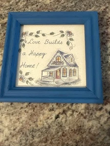 Framed Print - ‘Love Builds A Happy Home’ - Mini - Picture 1 of 2