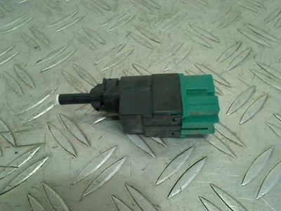 CONTACTEUR FEUX DE STOP Renault Clio V (RJAB) 2022 253203383r - Photo 1/2