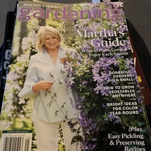 MARTHA STEWART GARDENING magazine - SPECIAL 2024- GUIDE To What To Plant , T-465