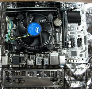 Gigabyte GA-H110M-S2H Micro ATX Motherboard Core i7-6700K CPU 8GB RAM I/O shield - Afbeelding 1 van 9