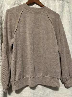 Suéter tejido marrón exuberante para mujer con mangas en puños talla pequeña Foto 1 de 4