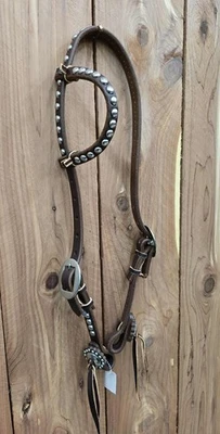 Cabezal engrasado de una oreja con puntos de acero inoxidable Foto 1 de 2