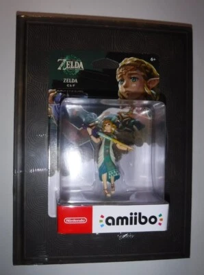 Legend Zelda Tears Kingdom Collector Edition Guide + Zelda Amiibo Pristine ! - Image 1 of 4