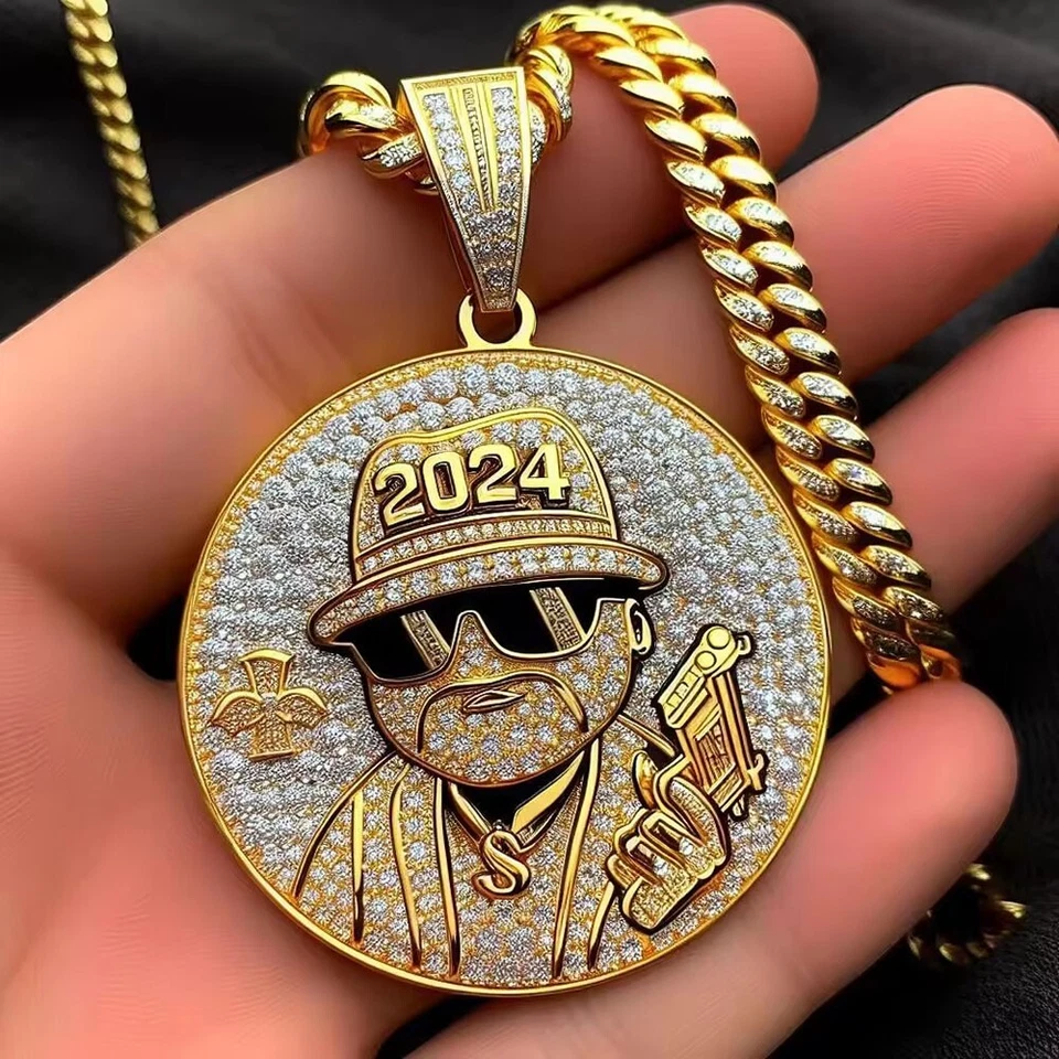 辉煌莫桑石 14K 黄金定制珐琅男式吊坠 3 — 第 1/4 张图片