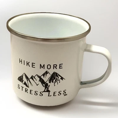 Taza de regalo para caminata caminata más estrés menos metal montañas cabaña cabaña cerámica granero de colección Foto 1 de 4