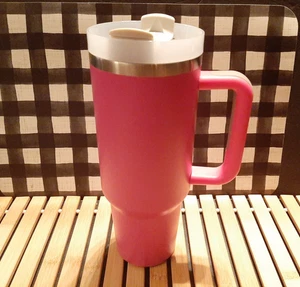 KISSKIND Vaso 40 oz con mango Taza de Viaje Aislada Inoxidable Rosa Caliente Nuevo sin Caja - Imagen 1 de 7