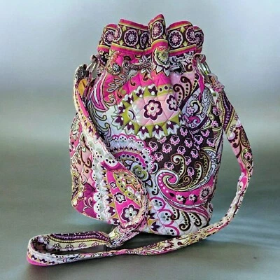 Bolso Cubo Vera Bradley Muy Berry Paisley Cordón Paisley Acolchado Boho Foto 1 de 4