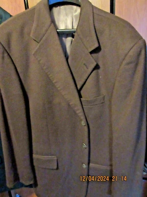 Neiman Marcus International Brown Cashmere Three Button Sport Jacket  42R - Image 1 of 4