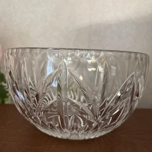 Large Leaded Crystal Cut Glass Bowl Heavy - Picture 1 of 10