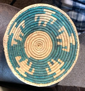 9" Handwoven wedding basket Tight Coil Green figures nice - Picture 1 of 5