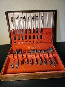 Set 52 pezzi posate WALLACE SILVERPLATE modello Hollywood Luxor C. 1937 + scatola - Foto 1 di 5