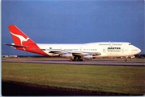 Qantas Boeing 747-300 Airplane Postcard - Picture 1 of 2