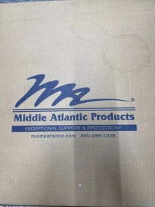 Middle Atlantic Products FD-10 Solidne drzwi przednie - Zdjęcie 1 z 2