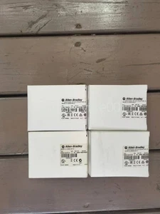 Sealed 2080-IQ4/OV4 SINK/SOURCE MODULE 2080-IQ4OV4 1PCS - Picture 1 of 1